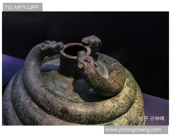 足球大蛇的深层含义与文化解读探讨 足球大蛇的深层含义与文化解读探讨