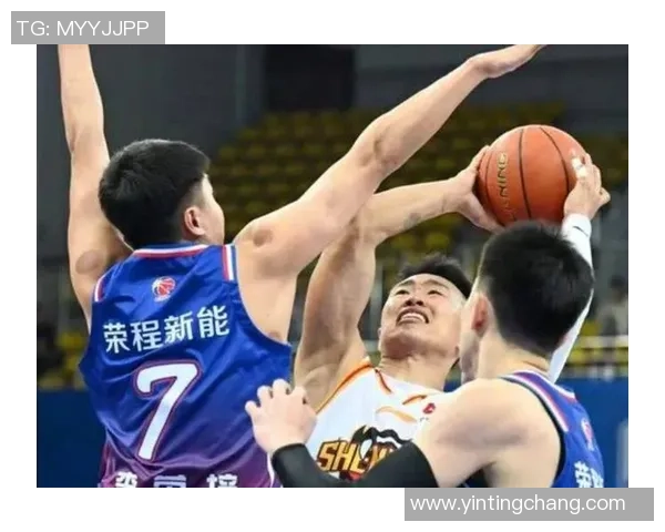 赛后分析:上海篮球队与深圳篮球队的团队协作表现及战术探讨 赛后分析:上海篮球队与深圳篮球队的团队协作表现及战术探讨
